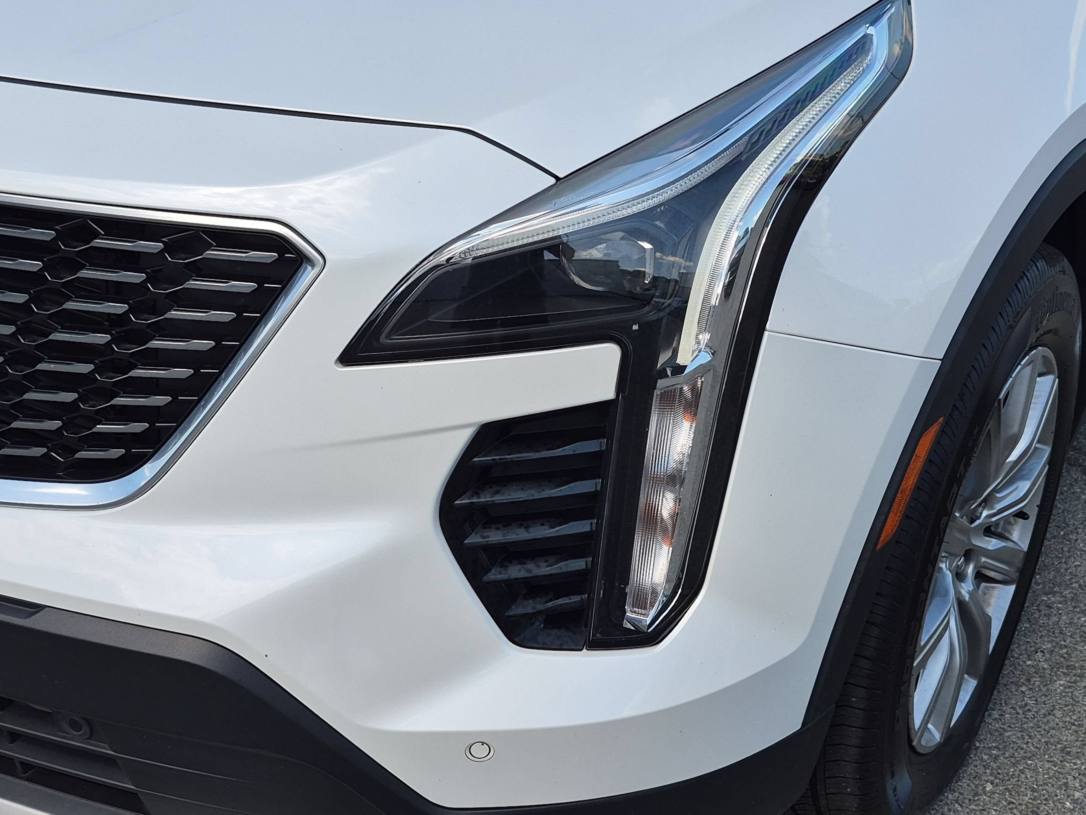 Certified 2019 Cadillac XT4 Premium Luxury w/ Cold Weather Package AWD/4WD image 9