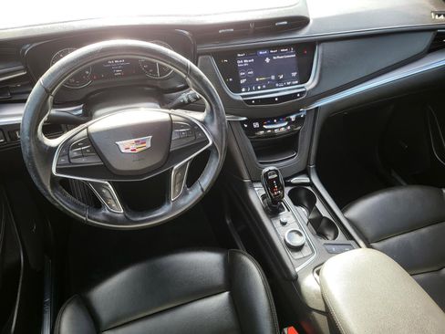 Used 2021 Cadillac XT5 Luxury image 3