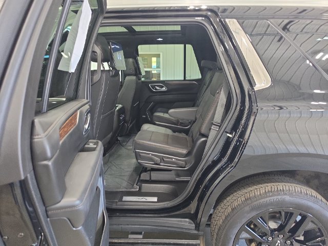 Used 2024 Chevrolet Tahoe High Country w/ Advanced Technology Package AWD/4WD image 25