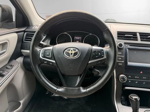 Used 2016 Toyota Camry SE FWD image 15