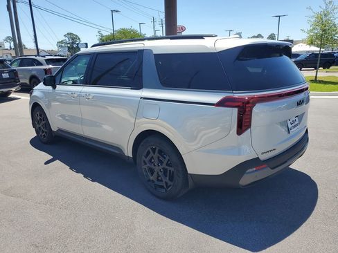 New 2026 Kia Carnival SX Prestige FWD image 3