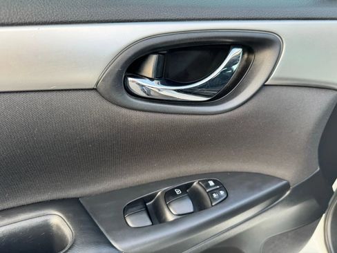 Used 2019 Nissan Sentra S image 39