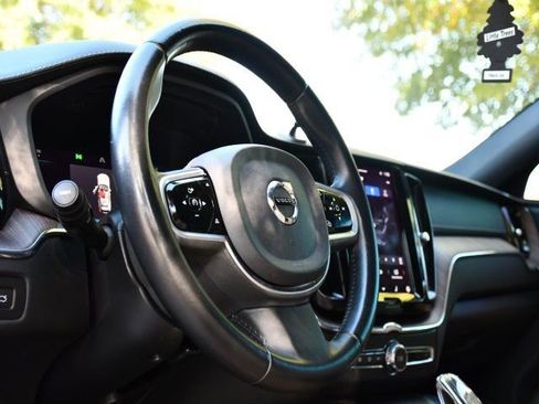 Used 2022 Volvo XC60 B5 Inscription w/ Protection Package Premier image 12