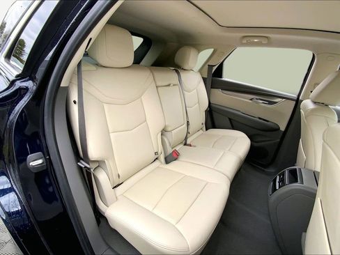 Used 2022 Cadillac XT5 Premium Luxury FWD image 16