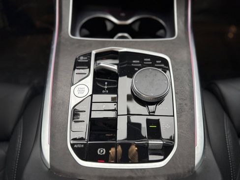 Used 2023 BMW X7 xDrive40i w/ M Sport Package image 18