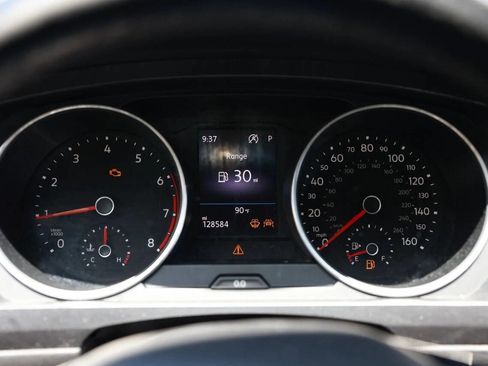 Used 2018 Volkswagen Tiguan S FWD image 19