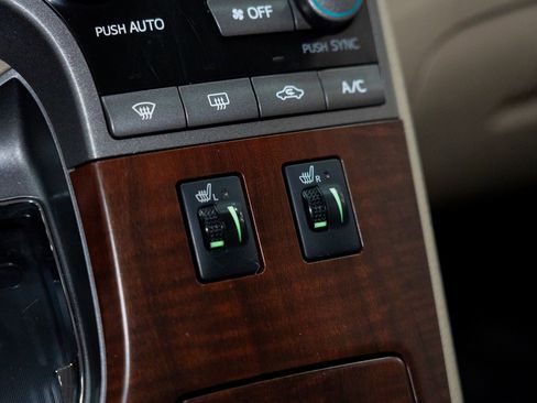 Used 2011 Toyota Venza AWD w/ Premium Pkg #2 image 42