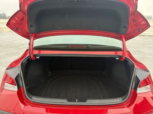 Used 2025 Hyundai Elantra Limited image 31