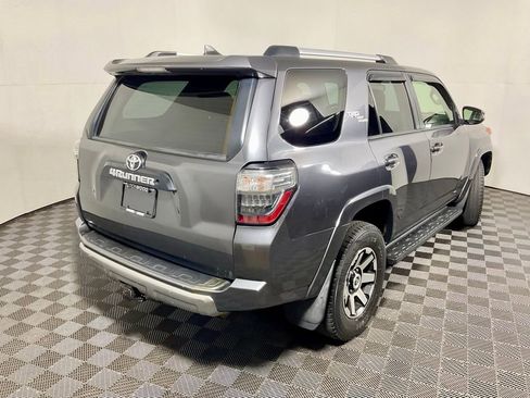 Used 2018 Toyota 4Runner TRD Off-Road AWD/4WD image 19