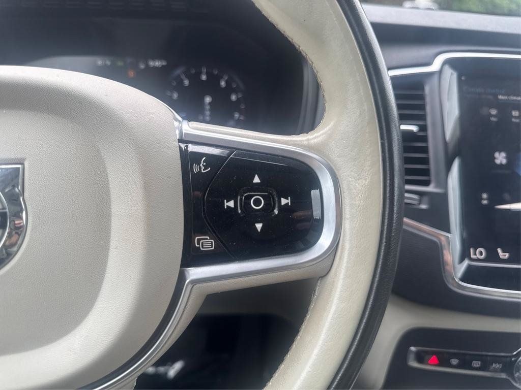 Used 2020 Volvo XC90 T6 Momentum AWD/4WD image 24