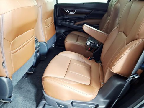 Used 2025 Subaru Ascent Touring image 9