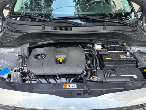 Used 2025 Kia Soul LX w/ LX Technology Package FWD image 29