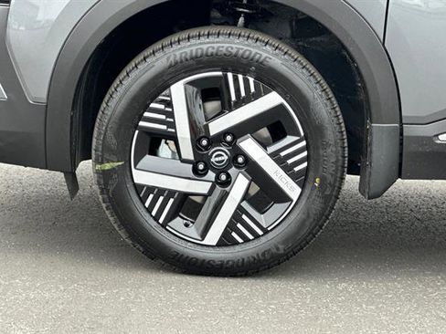 New 2026 Nissan Kicks SV image 32