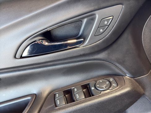 Used 2019 Chevrolet Equinox LT image 13