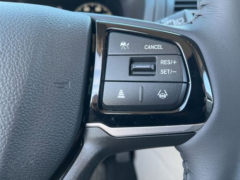 Used 2026 Honda Odyssey Touring image 23