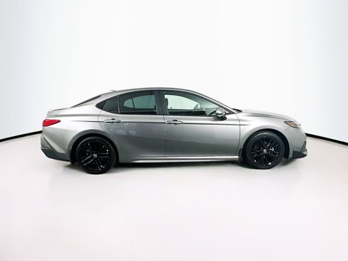 Used 2025 Toyota Camry SE FWD image 10