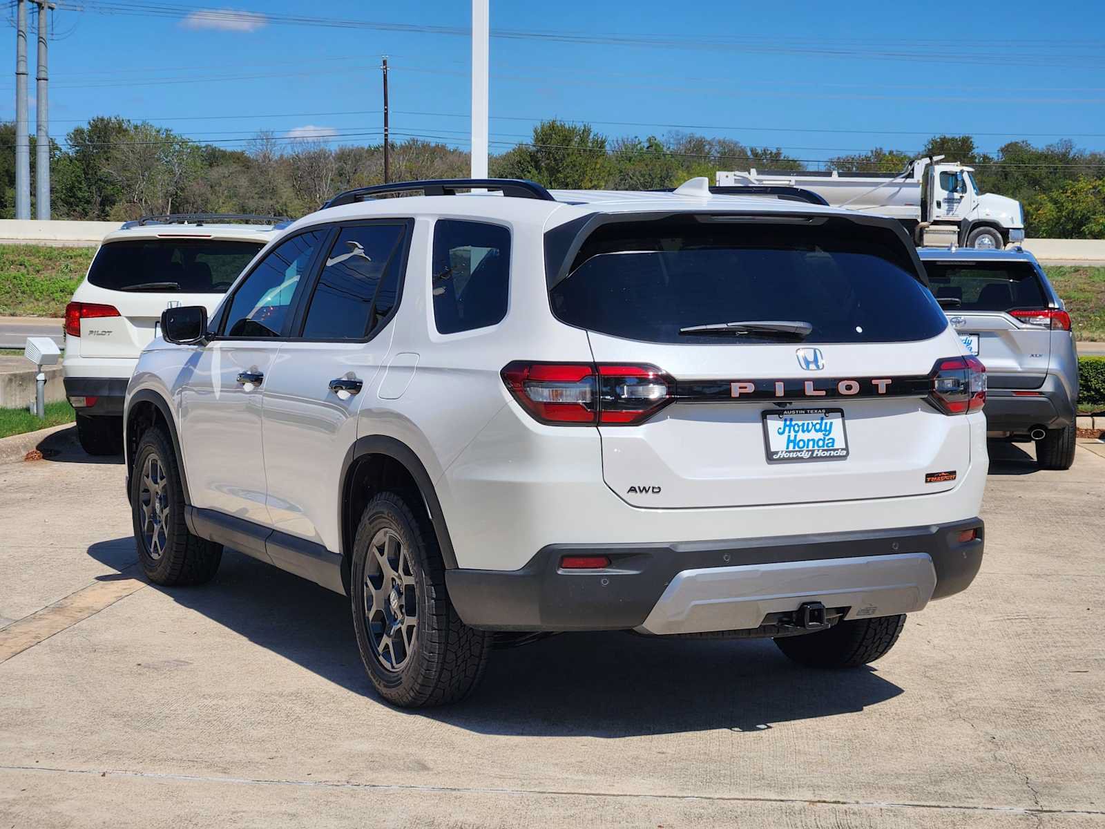New 2026 Honda Pilot TrailSport image 3