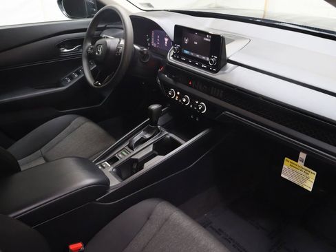 Used 2025 Honda Accord LX image 11