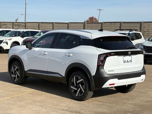 New 2026 Nissan Kicks SV image 6