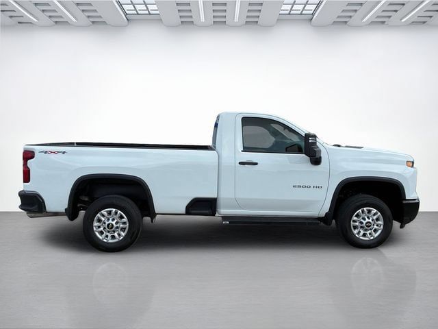 Used 2025 Chevrolet Silverado 2500 W/T AWD/4WD image 3