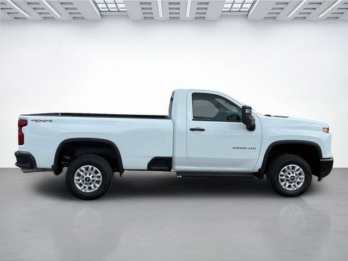 Used 2025 Chevrolet Silverado 2500 W/T AWD/4WD image 3