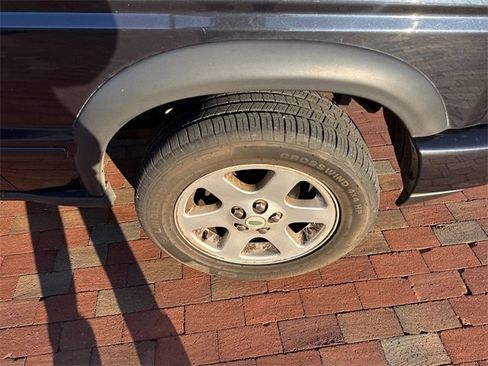 Used 2004 Land Rover Discovery SE image 17