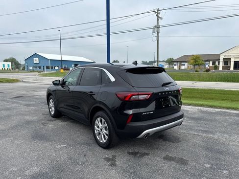 Used 2023 Ford Escape Active w/ Tech Pack #1 AWD/4WD image 3