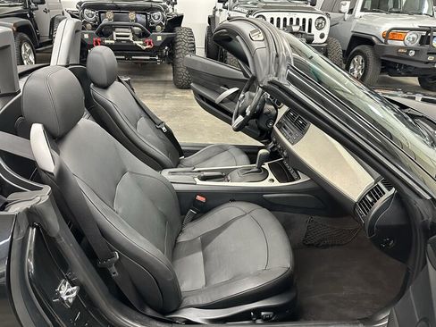 Used 2005 BMW Z4 3.0i RWD image 12