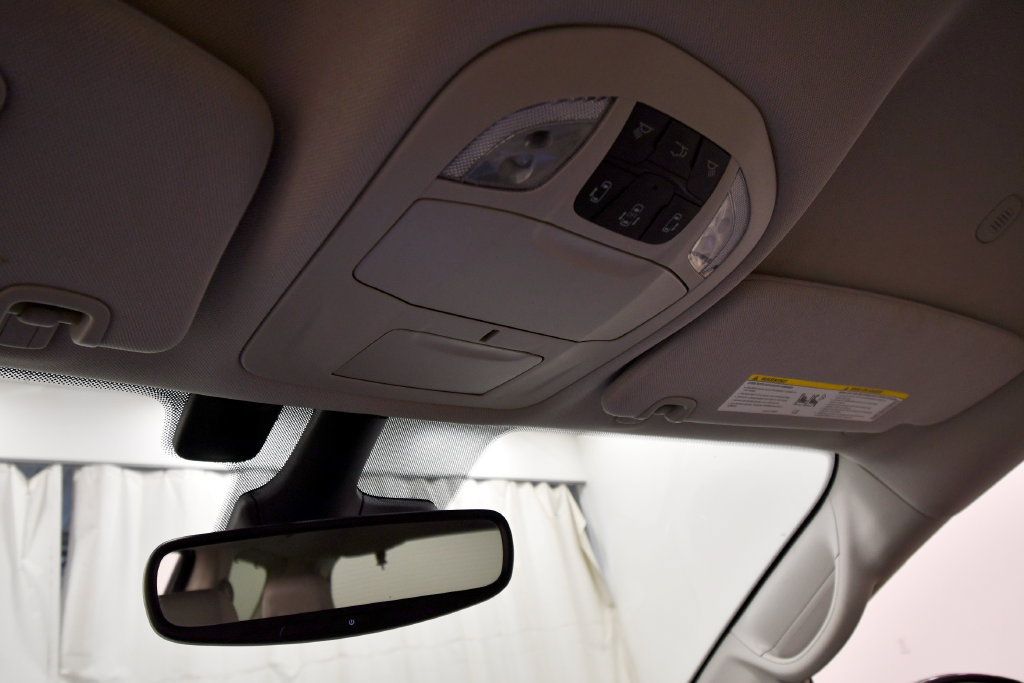 Used 2021 Chrysler Pacifica Touring-L FWD image 26
