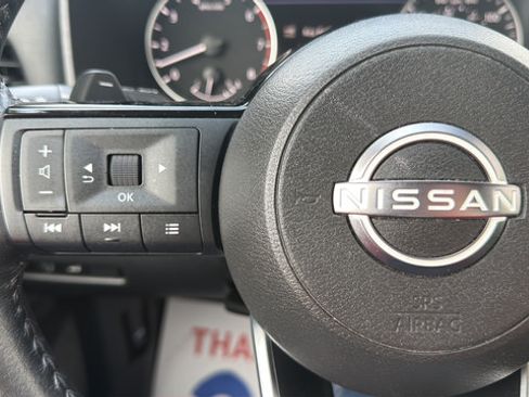 Used 2023 Nissan Rogue SL AWD/4WD image 18