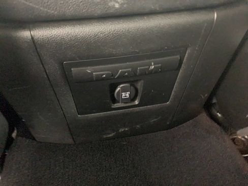 Used 2022 RAM 1500 Warlock AWD/4WD image 31