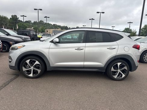 Used 2016 Hyundai Tucson Limited w/ Option Group 03 FWD image 12