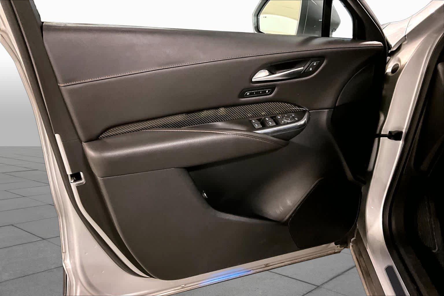 Used 2019 Cadillac XT4 Sport w/ Cold Weather Package FWD image 22