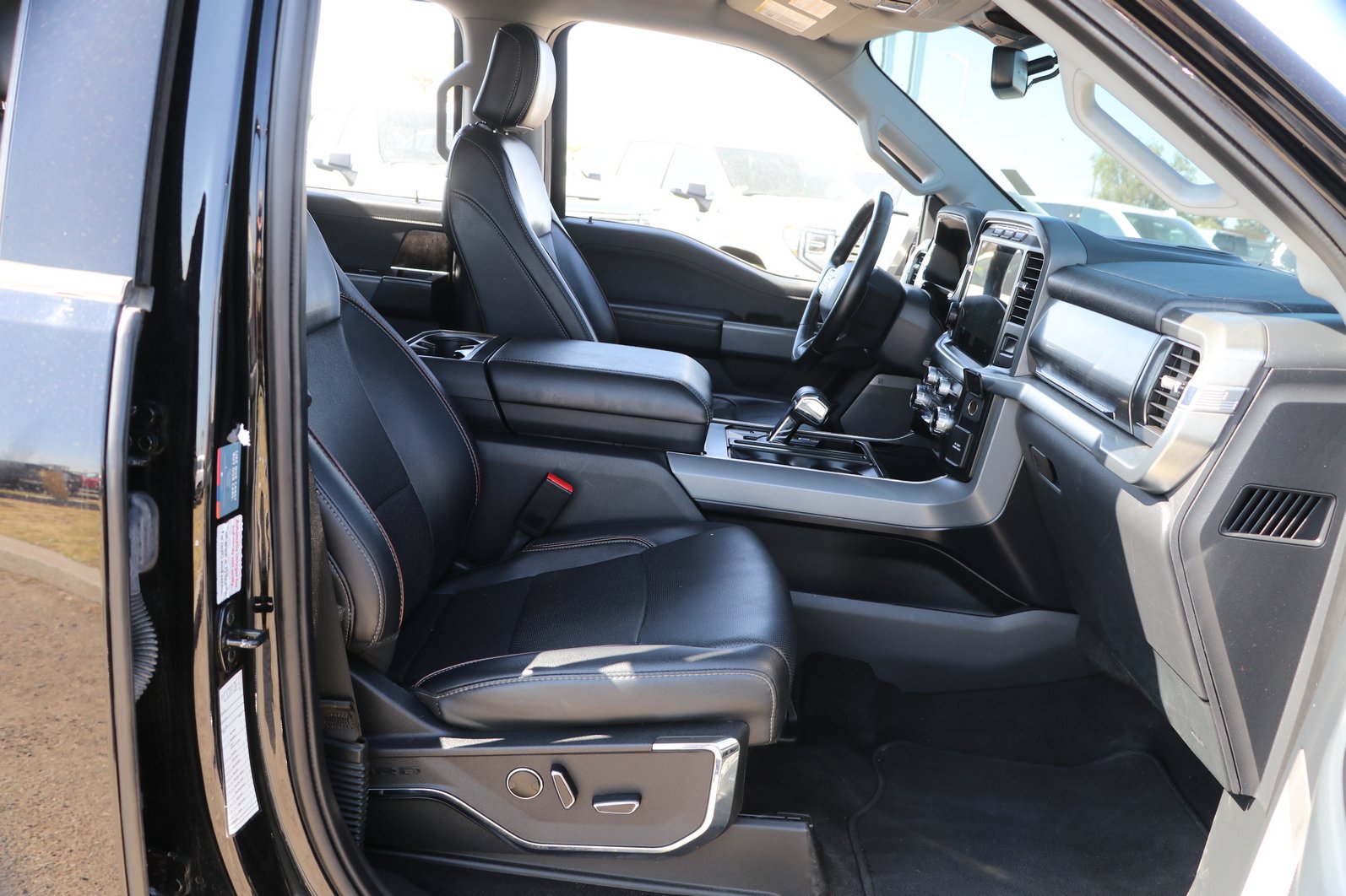 Used 2023 Ford F150 Lariat w/ Equipment Group 502A High AWD/4WD image 32