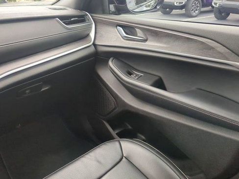 Certified 2025 Jeep Grand Cherokee L Limited w/ Luxury Tech Group II image 20