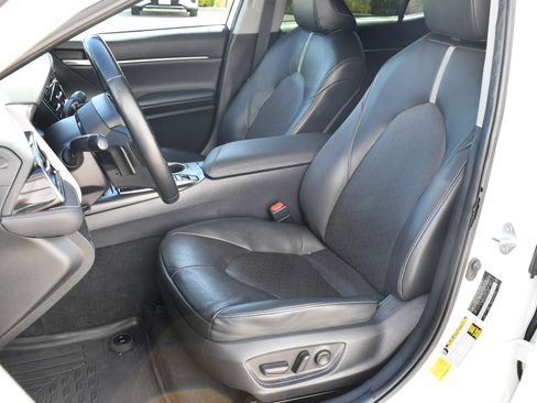 Used 2022 Toyota Camry XSE FWD image 22