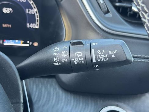 Used 2025 Jeep Grand Cherokee Altitude AWD/4WD image 26
