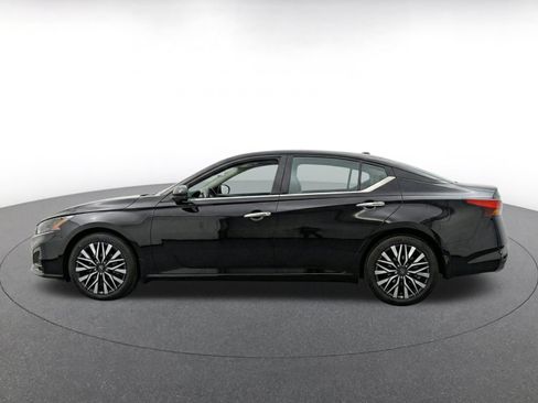 Used 2026 Nissan Altima 2.5 SV FWD image 4