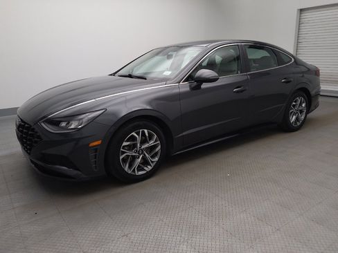 Used 2023 Hyundai Sonata SEL FWD image 2