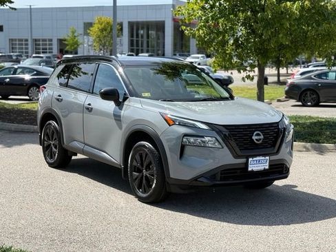 Certified 2023 Nissan Rogue SV w/ SV Premium B Package AWD/4WD image 3