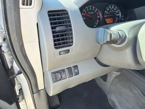 Used 2012 Nissan Frontier SV RWD image 26