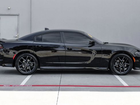 Used 2023 Dodge Charger R/T w/ Blacktop Package RWD image 3