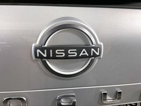 Used 2023 Nissan Rogue SV FWD image 30