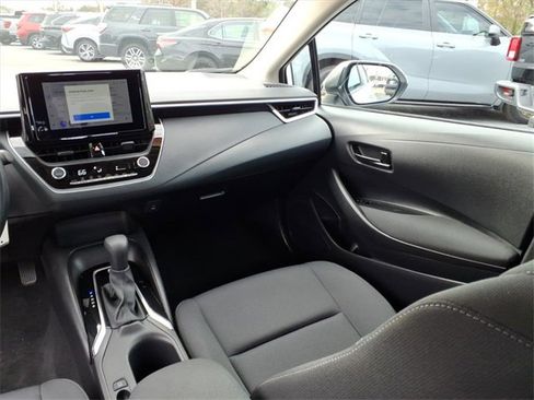 Used 2025 Toyota Corolla LE image 10