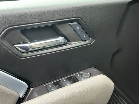 Used 2024 Chevrolet Colorado ZR2 w/ Technology Package image 23