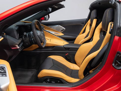 Used 2022 Chevrolet Corvette Stingray Preferred Cpe w/ Z51 Performance Package RWD image 12