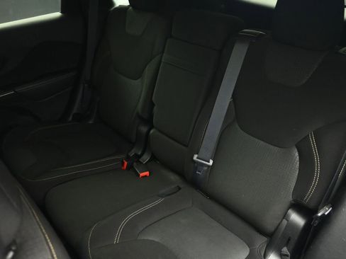 Used 2016 Jeep Cherokee Latitude AWD/4WD image 42