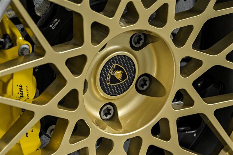 Used 2024 Lamborghini Revuelto AWD/4WD image 51