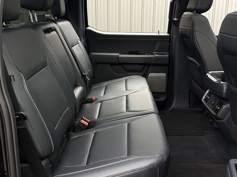 Used 2025 Ford F150 Lariat AWD/4WD image 40