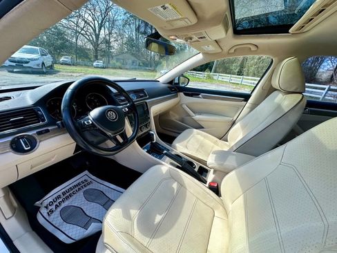 Used 2017 Volkswagen Passat 1.8T SE image 10